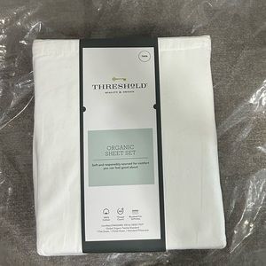 Organic Twin sheet set 1 fitted sheet 1 sheet 1 pillow case color white.